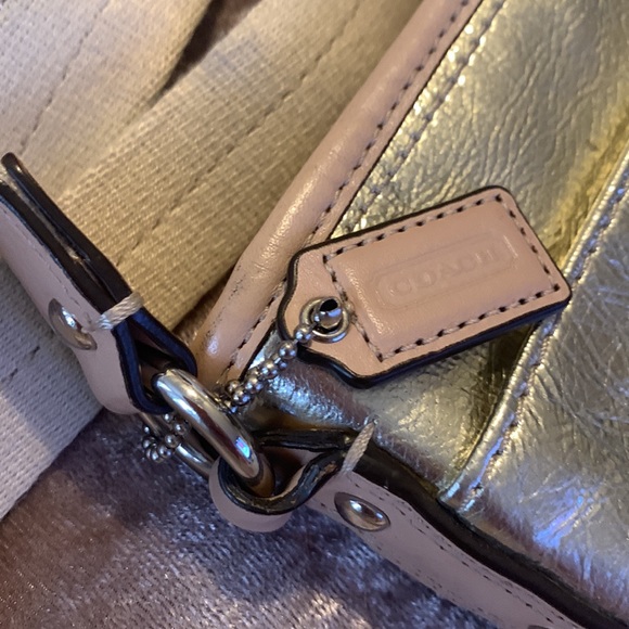 Coach Crossbody Messenger Bag, Excellent Condition!!! Take a look👀👀 - Picture 4 of 7